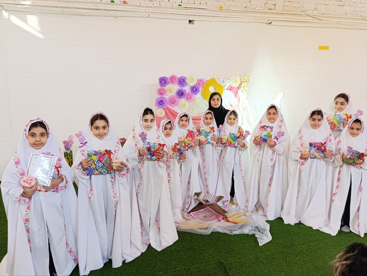 دبستان و پیش دبستانی کودکان نیک